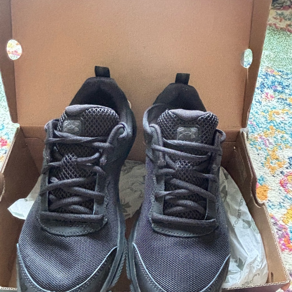 Under Armour Sneakers